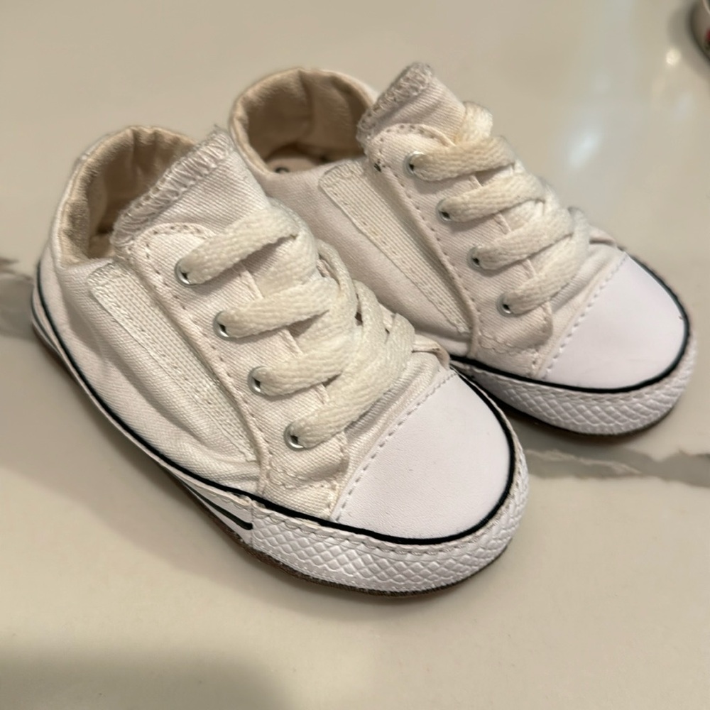 Converse Crib Shoe Size 4
